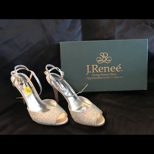 J. Renee Silver Sz. 9 Heels